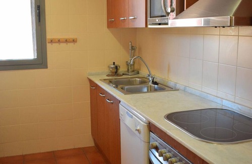 Calafat Apartment | Family Apartment with Pool and Balcony