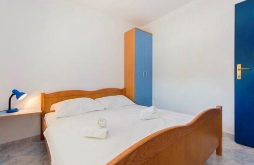 Sveti Filip i Jakov Apartment | Family apartment Snjezana
