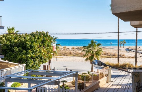 Torredembarra Apartment | Family apartment with the beach only a step away