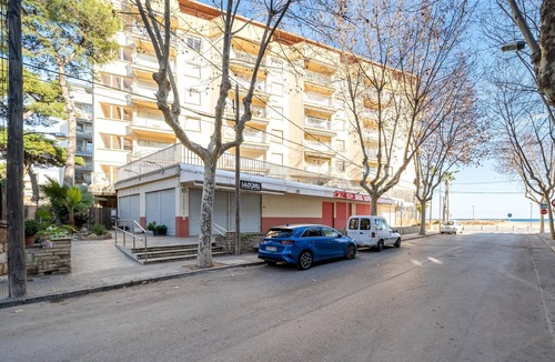 Torredembarra Apartment | Family apartment with the beach only a step away