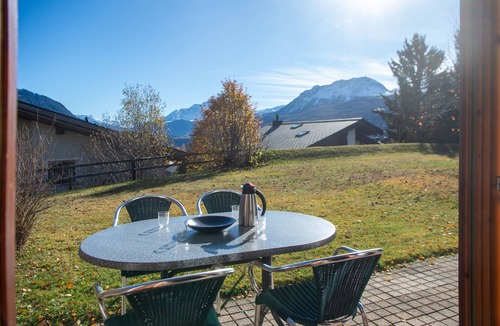 Lenz Apartment | Family apartment with garden and fireplace