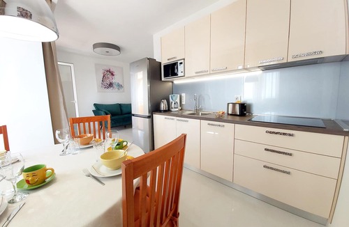 Okrug Gornji Apartment | Family apartment with sea view and Heated swimming pool a7