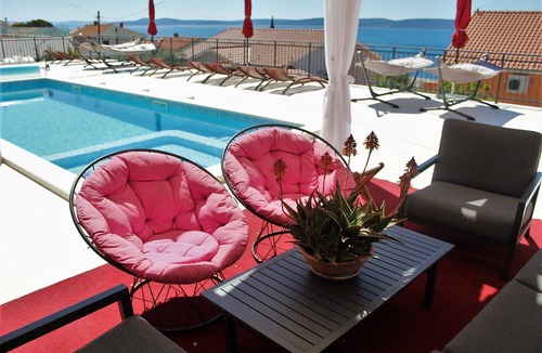 Okrug Gornji Apartment | Family apartment with sea view and Heated swimming pool a7
