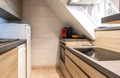 La Turballe Apartment | Family apartment with parking, sea view balcony, close to beaches