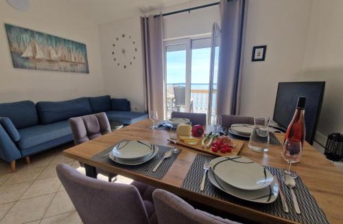 Mandre Apartment | Family Apartments Iris 20m from the beach, in Mandre