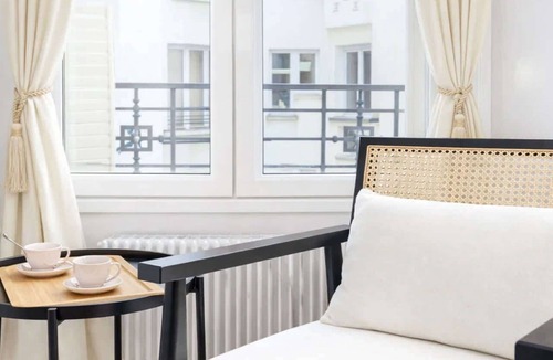 Saint-Lambert Apartment | Family appartment with lift - Eiffel Tower