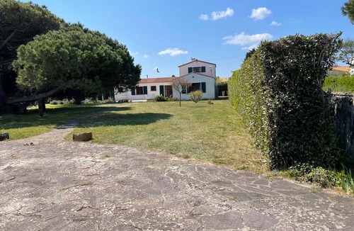 Saint-Denis-d'Oleron Villa | Family beach house
