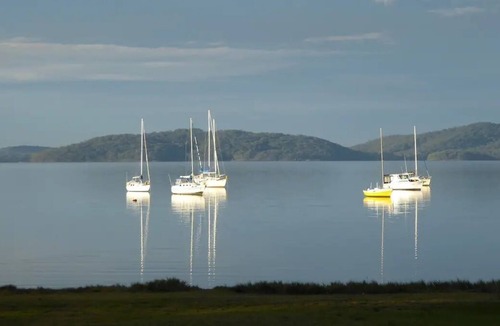 Tanilba Bay House | Family beach bunkhouse