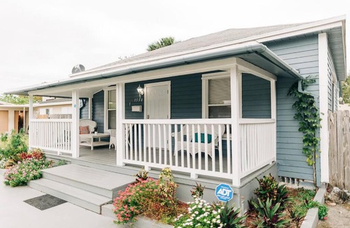 South Middle River House | Family Blue Home 6Beds&2Baths Olas Boulevard