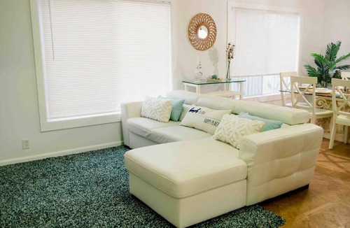 South Middle River House | Family Blue Home 6Beds&2Baths Olas Boulevard