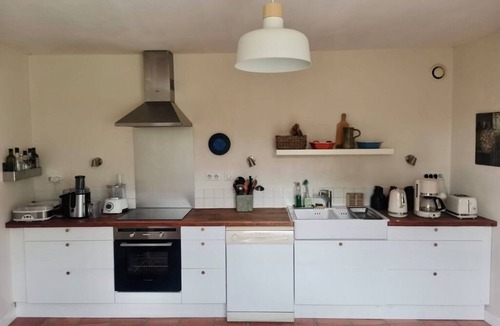 Sauveterre-Saint-Denis House | Family country house for rent - sleeps 12