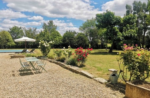 Sauveterre-Saint-Denis House | Family country house for rent - sleeps 12
