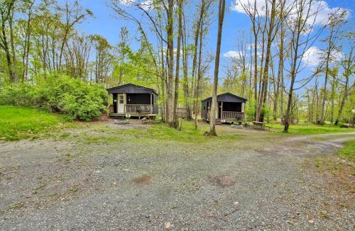 Wellsboro Hotel | Family Cabin full bath