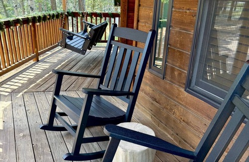 Divide Cabin | Family Cabin Hot Tub Disc Golf Forest Access