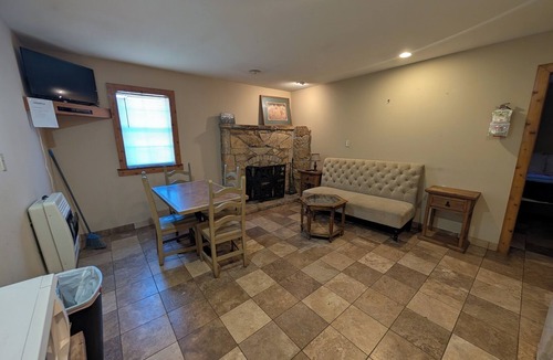 Davis Cabin | Family cabin w/large fireplace