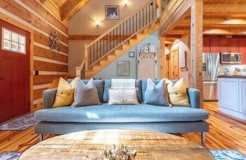 Hot Springs House | Family Cabin with Hot Tub