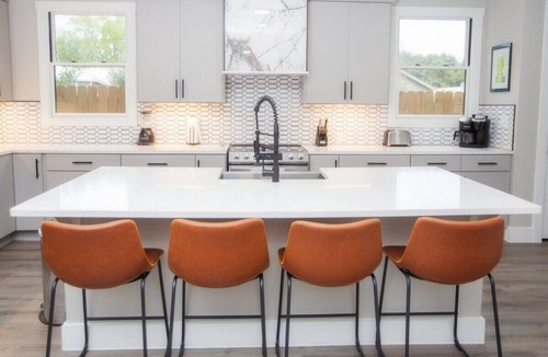 Near East Side House | Family Casa San Antonio Steps to Alamo Riverwalk Pkg!
