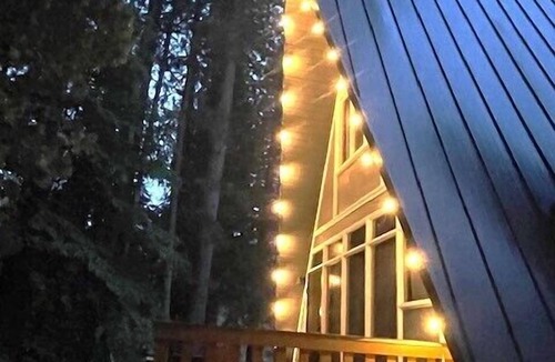 Glencoe Ski Chalet | Family Chalet- HOT TUB, Pets, Arcade Game, FirePit
