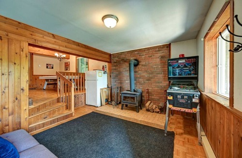 Wentworth-Nord Ski Chalet | Family Chalet on Silver Lake 1 hour from Montreal
