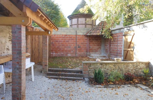 Bailleau-Armenonville Cottage | Family cottage near Chartres with private garden and wifi