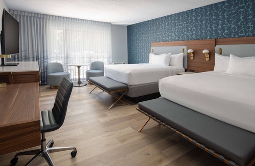 Port Angeles Hotel | Family Coastal Vacay in Red Lion Hotel Port Angeles Harbor! Fitness, Pool, Beach