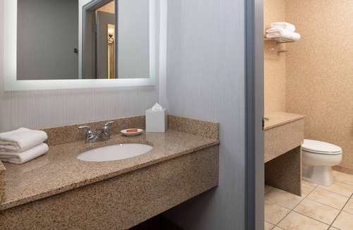 Port Angeles Hotel | Family Coastal Vacay in Red Lion Hotel Port Angeles Harbor! Fitness, Pool, Beach