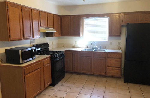 Santa Fe House | Family compound, AC, 2 living areas, sleeps 10. Close to ski Santa Fe Basin.