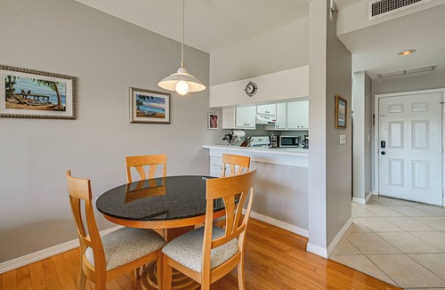 Central Naples Condo | Family Condo w/Pool! 3 Mi to Naples Beach
