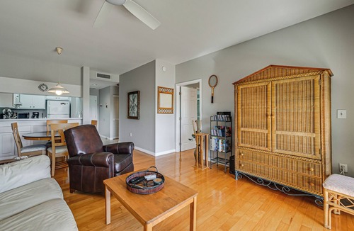 Central Naples Condo | Family Condo w/Pool! 3 Mi to Naples Beach
