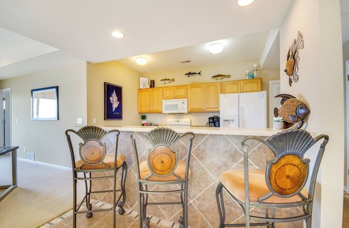 Lake Ozark Condo | Family Condo w/Views & Pool Access in Lake Ozark!