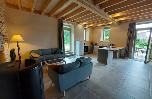 La Selle-Craonnaise Cottage | Family cottage 7 pers, nature & leisure, pets allowed, WiFi
