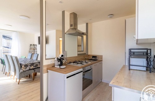 Saint-Aubin-de-Luigne Cottage | Family cottage for 8 in Saint Aubin de Luigné