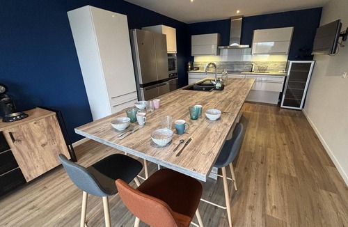 Bressolles Cottage | Family cottage in Bressolles with private pool and pets allowed