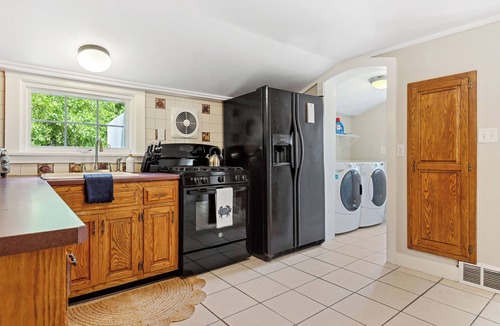Bass River House | Family Cottage Mins to Beach, Trails, & Golf