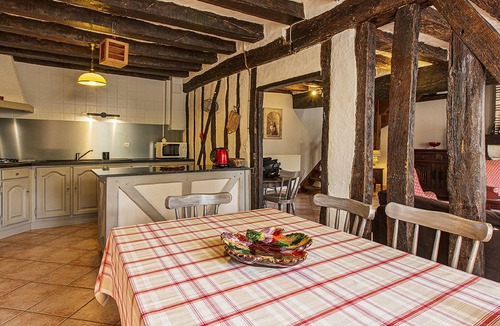 Cour-Cheverny Cottage | Family cottage near Loire castles with garden and children's games