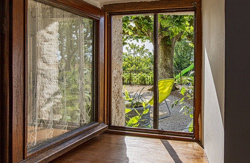 Cour-Cheverny Cottage | Family cottage near Loire castles with garden and children's games