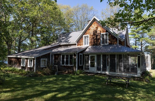 Athens Cottage | Family Cottage on Private Island