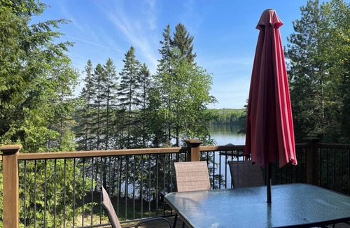 North Kawartha Cottage | Family cottage private beach, volleyball, fire pit