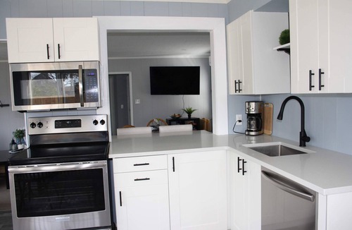 Grand Bend Cottage | Family cottage w/AC &firepit- Steps from Grand Bend's Main Beach