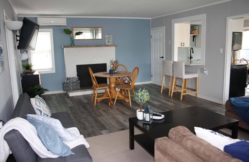 Grand Bend Cottage | Family cottage w/AC &firepit- Steps from Grand Bend's Main Beach