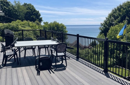 Normandale Cottage | Family Cottage with Lake Views