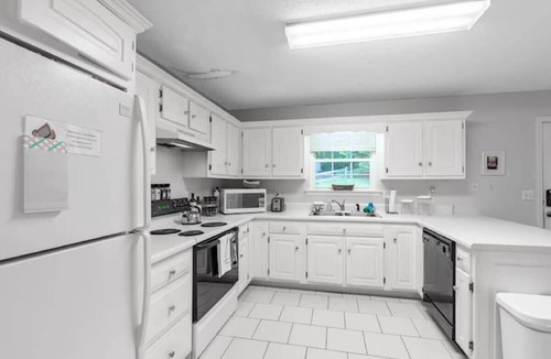Lookout Mountain House | Family Covenant Cottage, Outdoor dining, Quiet !