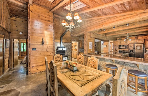 Flint Cabin | Family & Dog Friendly 'Serendipity Estates'!