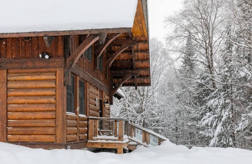 Lac-Superieur Ski Chalet | Family Dream Chalet | Kid Gym HotTub Fireplace