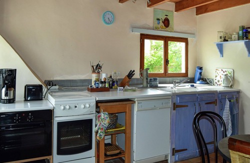 Saint-Eutrope-de-Born Cottage | Family Escape with Pool