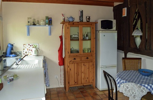 Saint-Eutrope-de-Born Cottage | Family Escape with Pool