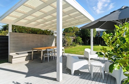 Otumoetai House | Family entertainment by harbourside