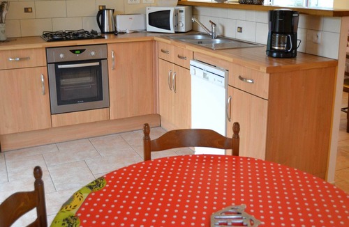 Isigny-le-Buat Cottage | Family Escape with Terrace