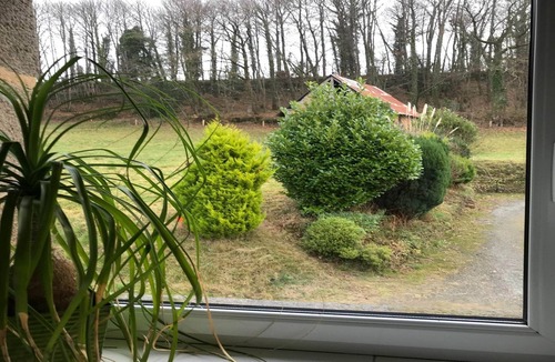 Isigny-le-Buat Cottage | Family Escape with Terrace