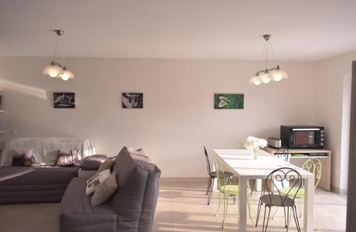 Challain-la-Potherie Other | Family estate 14p - Pets, 7 hectares of nature, PMR access